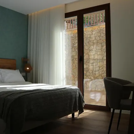 Πανσιόν Emilia In Pia Do Urso Batalha